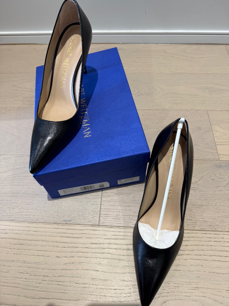 Stuart Weizmann Black Pump